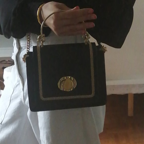 Cute Black Cross Body - Picture 9 of 9